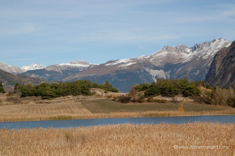 lac de montagne dans les Hautes Alpes